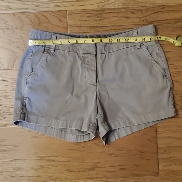 J. Crew 4" Chino Shorts Size 6 Grey 100% Cotton Women - Picture 3 of 7